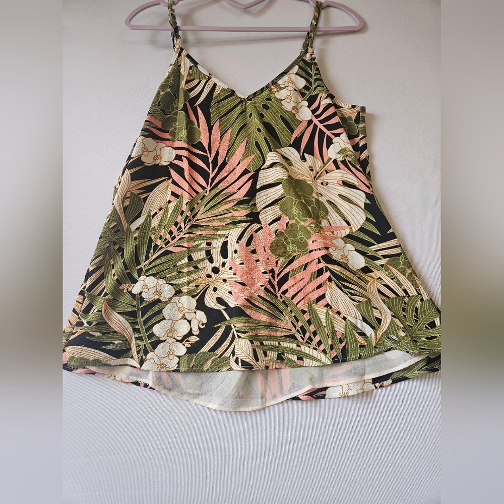 Marquis - Women's Size XL  Green and Pink Fitted Camisole - Picture 5 of 6
